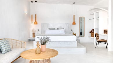 Premium Suite with cave heated plunge pool with jets