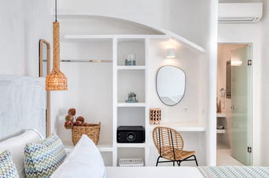 Premium Suite with cave heated plunge pool with jets