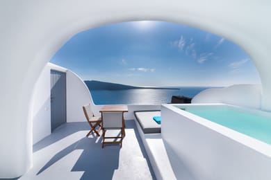 Senior Suite with outdoor heated plunge pool with jets