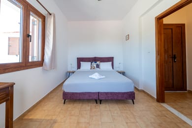 One Bedroom Apartment Kingsize Bed