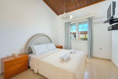 Villa Maria Beachfront Residence Rhodes - Image 7