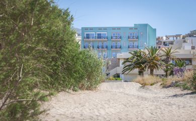 Aqua Marina Apartments - Image 2