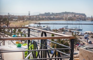 Aqua Marina Apartments - Image 4