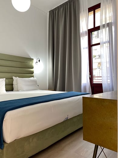 Maroon Bottle Boutique Suites - Image 4