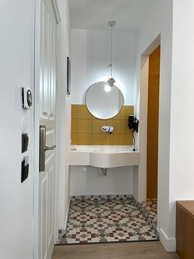 Maroon Bottle Boutique Suites - Image 6