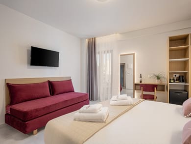 Miss Marrone City Hotel - Image 2