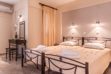 STANDARD DOUBLE ROOM - 2 Single Beds