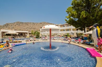 Matina Pefkos Aparthotel - Image 2