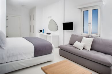 Executive Suite with Outdoor Hot Tub and Caldera View