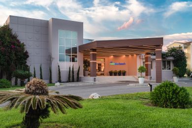 Mareblue Beach Resort - Image 2