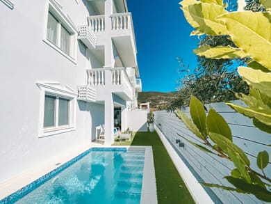 Deluxe Suite with Private Pool