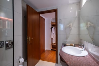 Executive Twin Room Side Sea View