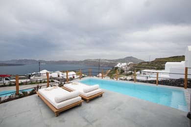 Deluxe Villa with Private Pool & Caldera View "Alexandros" Or  "Theodora"