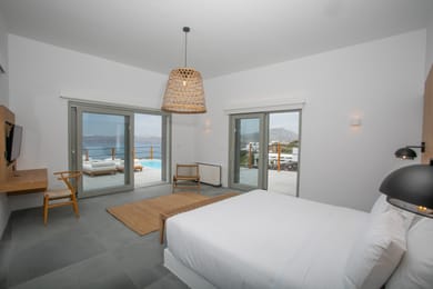 Deluxe Villa with Private Pool & Caldera View "Alexandros" Or  "Theodora"
