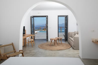 Senior Suite with Private Pool & Caldera View - Melina