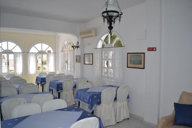 Melina Hotel Santorini - Image 4