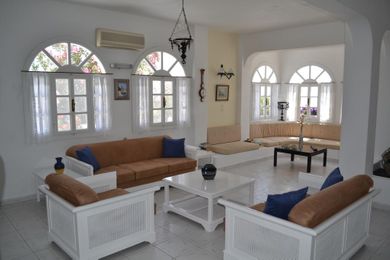 Melina Hotel Santorini - Image 7