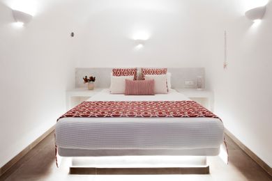 Mellow Luxury Cave Santorini - Image 3