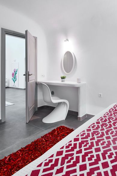 Mellow Luxury Cave Santorini - Image 4