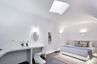 Mellow Luxury Cave Santorini - Image 6