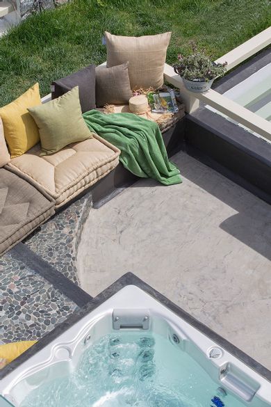 Villa Bianca with Outdoor Jacuzzi