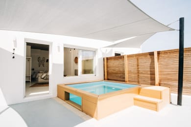 Deluxe Suite | Outdoor Hot Tub
