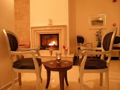 Meteoritis Hotel - Image 2