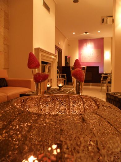 Meteoritis Hotel - Image 7