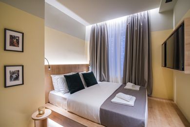 Single Skylight Room