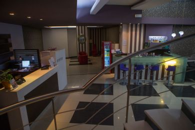 Metropolitan Hotel - Image 2