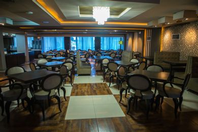 Metropolitan Hotel - Image 6