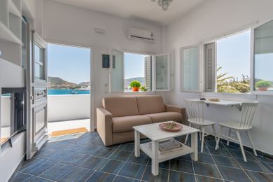 Michalakis Seaside Suites Milos - Image 4