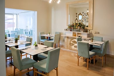 Mikes Kanarium City Hotel - Image 5