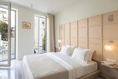 Milioni Suite with small balcony