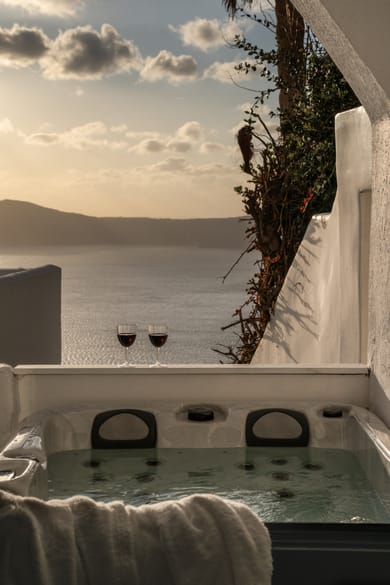 Studio with Outdoor Jetted Tub and Caldera View