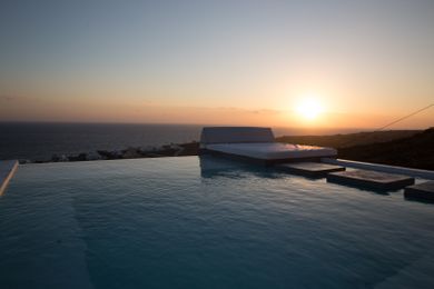 Horizon Mills Villas and Suites Santorini - Image 2