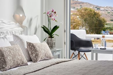 Milos Hotel - Image 4