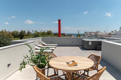 Maisonette with Sea View & Outdoor Jacuzzi