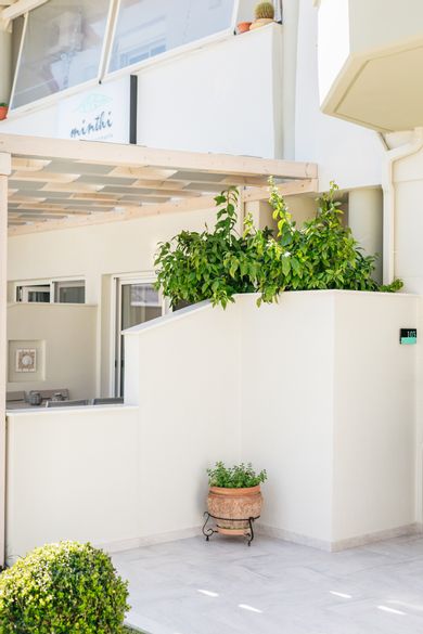 Minthi Boutique Apartments - Image 4