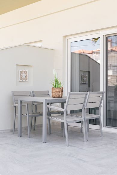 Minthi Boutique Apartments - Image 6