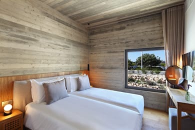 Ezousa Executive Suite