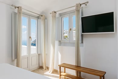Junior Suite with Caldera View
