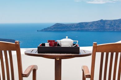 Junior Suite with Caldera View