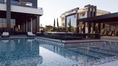 Mirror Hotel - Image 2