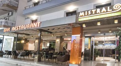 Mistral Seaside Hotel - Image 2