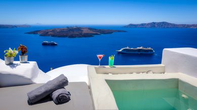 Junior Suite with Outdoor Hot Tub | Caldera View