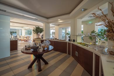 Molos Bay Hotel - Image 5