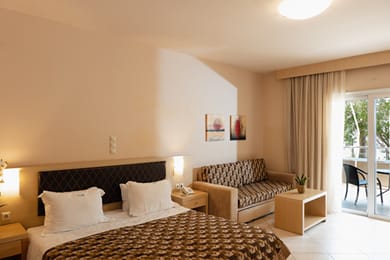 Molos Bay Hotel - Image 7