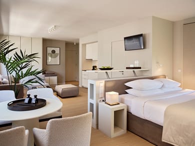 Momo Suites Acropolis by Aura Homes - Image 2