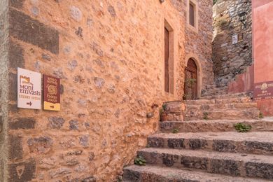 Moni Emvasis Luxury Suites - Image 7